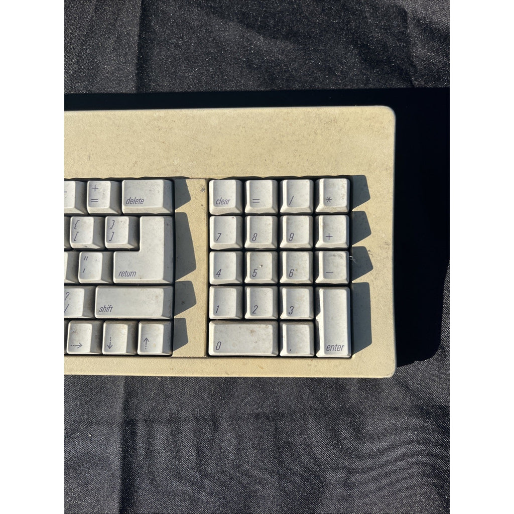 Apple Keyboard II M0487 Vintage ADB Mechanical Keyboard Extended Numeric Keypad
