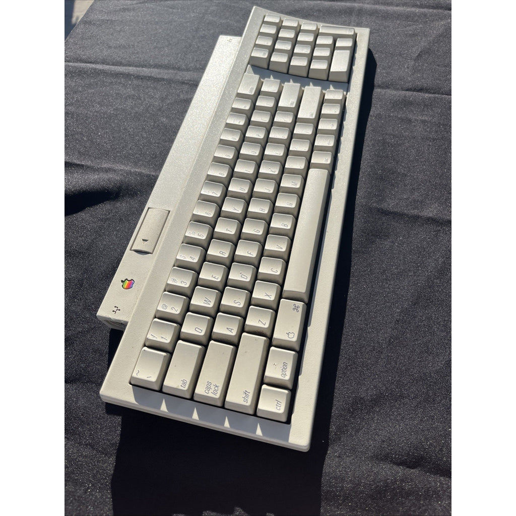 Vintage Apple Keyboard II M0487 ADB Mechanical Keyboard Beige Classic Macintosh