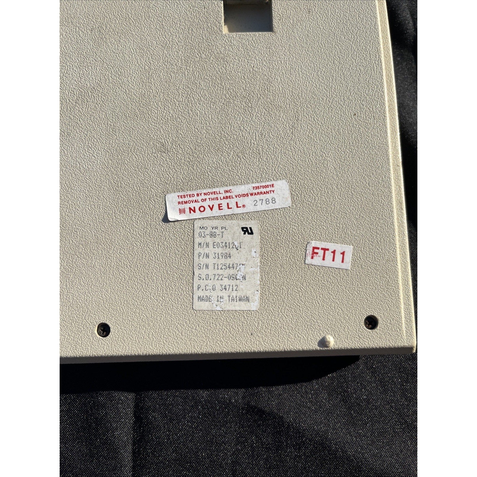 Vintage Novell 101-Key Keyboard Model 31984 Beige Mechanical Computer Keyboard