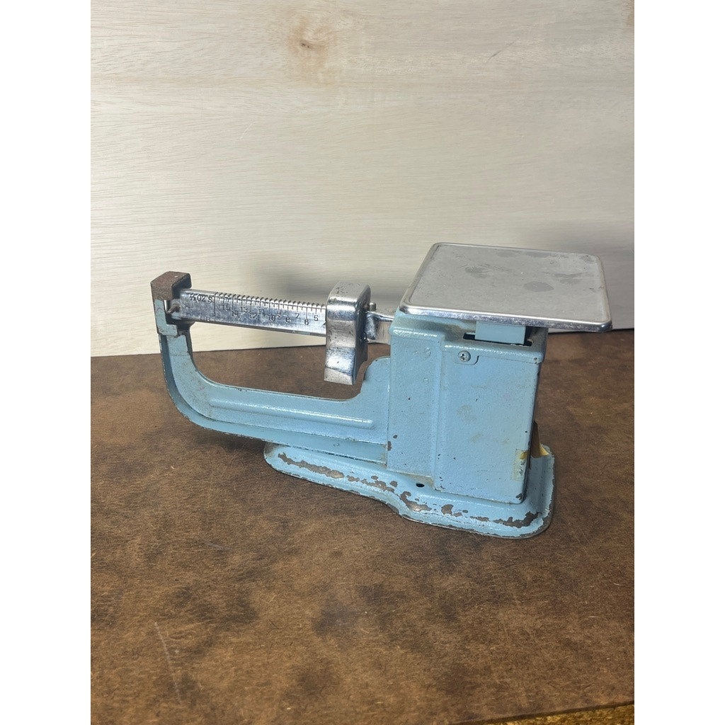 1979 Vintage Blue Metal Mechanical Balance Scale