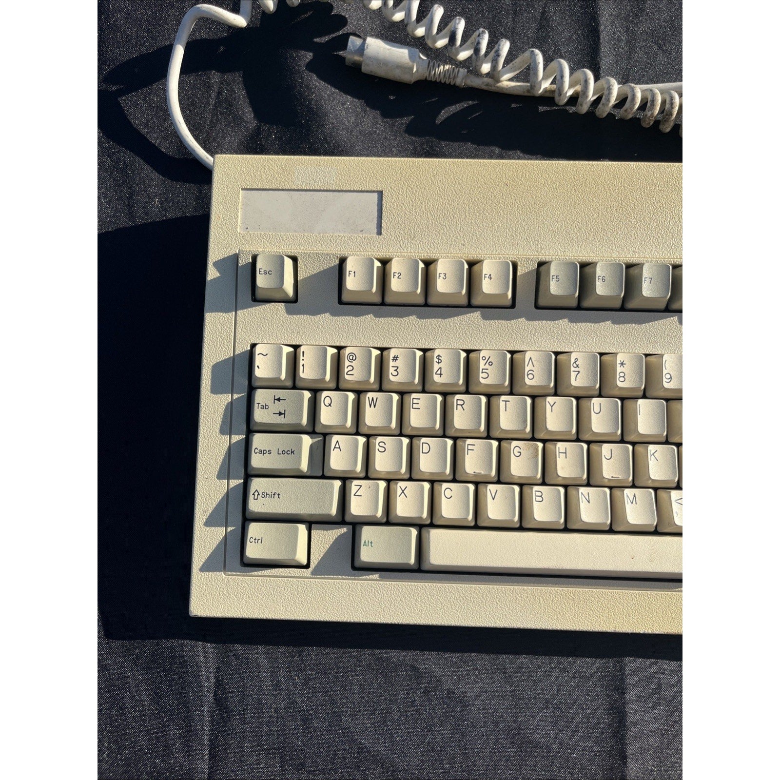 Vintage Novell 101-Key Keyboard Model 31984 Beige Mechanical Computer Keyboard