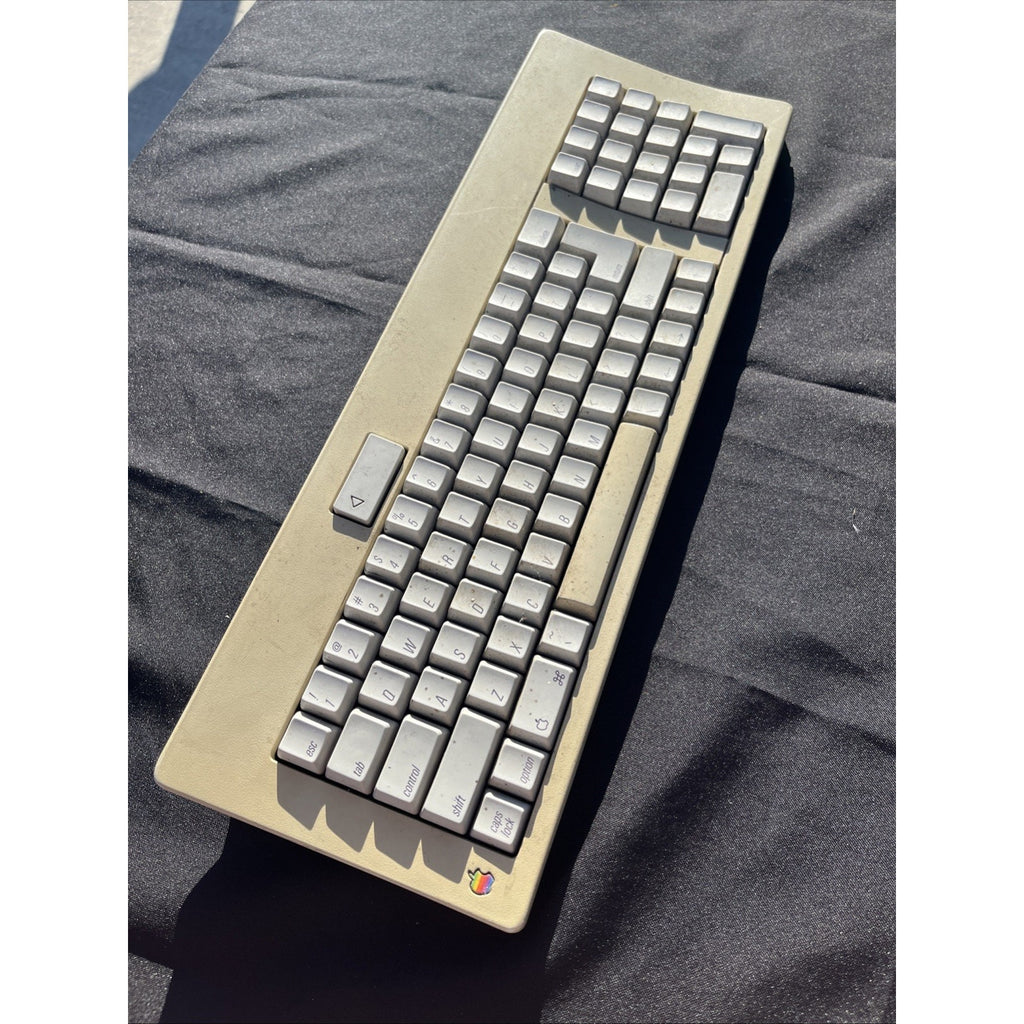 Apple Keyboard II M0487 Vintage ADB Mechanical Keyboard Extended Numeric Keypad