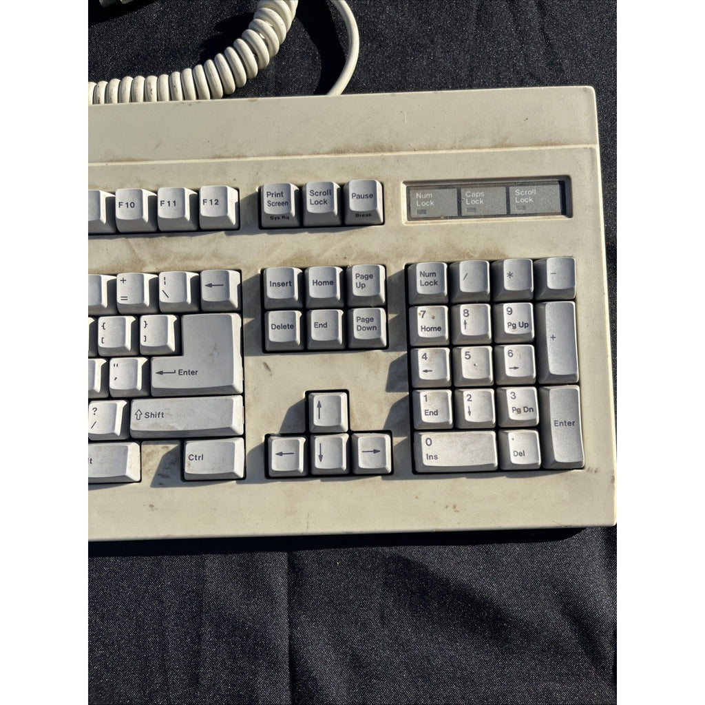 Vintage BTC Mechanical Keyboard HMB-35957U-2 PS/2 Clicky Keyboard Made in Japan