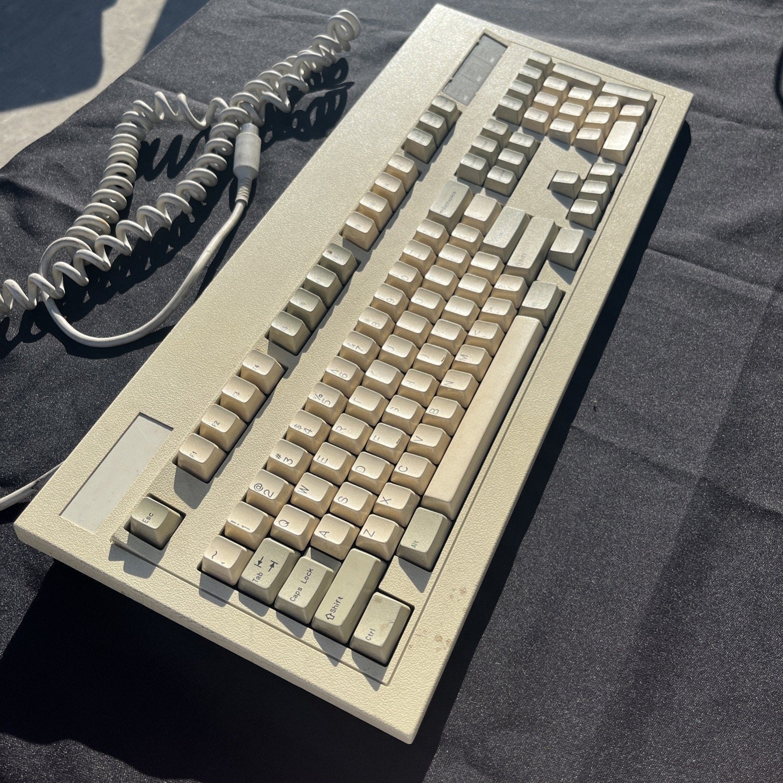 Vintage Key Tronic 101-Key Mechanical Keyboard AT PS/2 Beige Taiwan