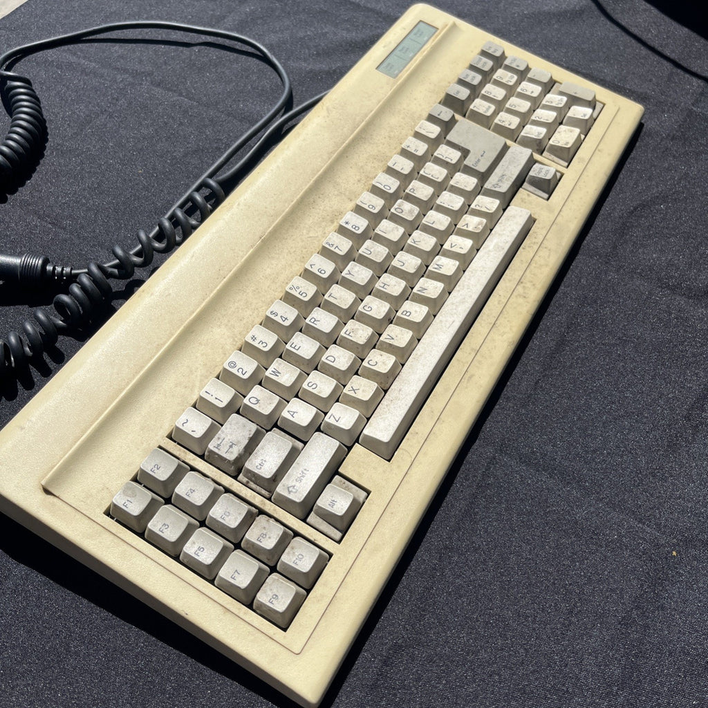 Vintage BTC-5060XT XT Computer Keyboard Taiwan Coiled Cable Retro PC Mechanical